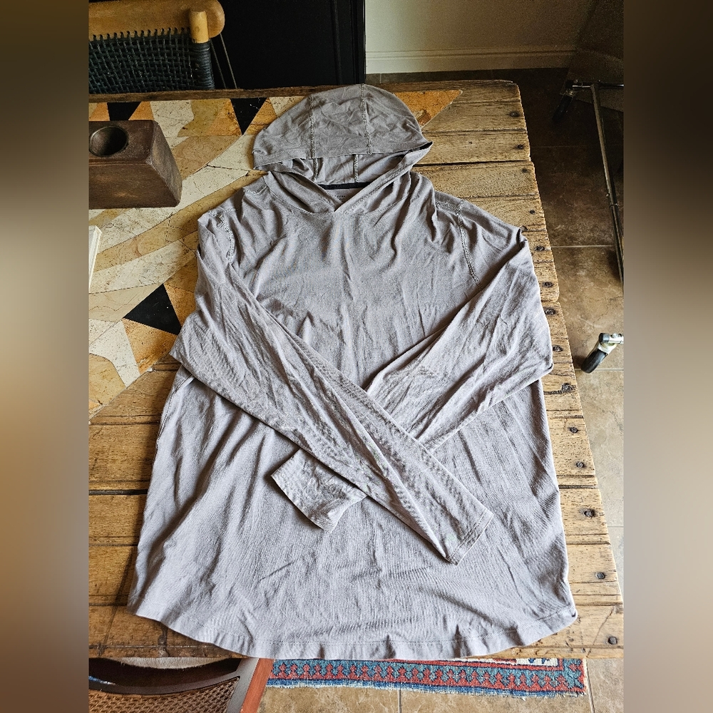 VRST Hooded Long Sleeve Shirt